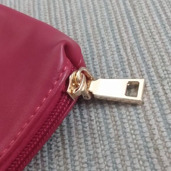 NWOT URBAN EXPRESSIONS Red Leather Zippered Coin Purse/Wallet w/Gold Hardware - Picture 2 of 7